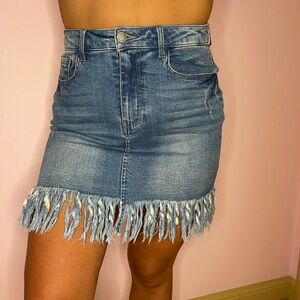 Frayed denim skirt